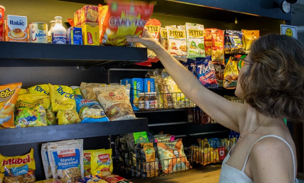 O Futuro da Conveniência em Condomínios: A Revolução dos Micro Markets Autônomos